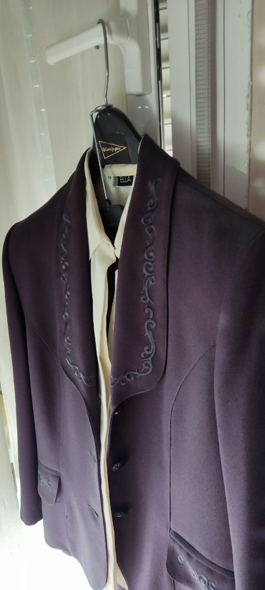 Traje chaqueta mujer Ella color Berejena talla 46