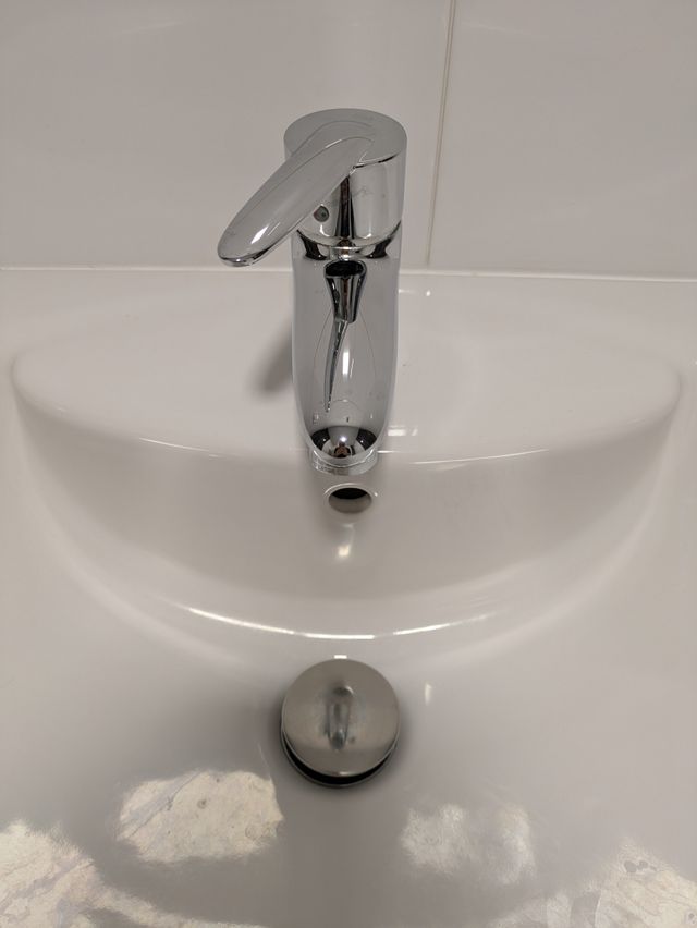 Lavabo Roca con Grifo