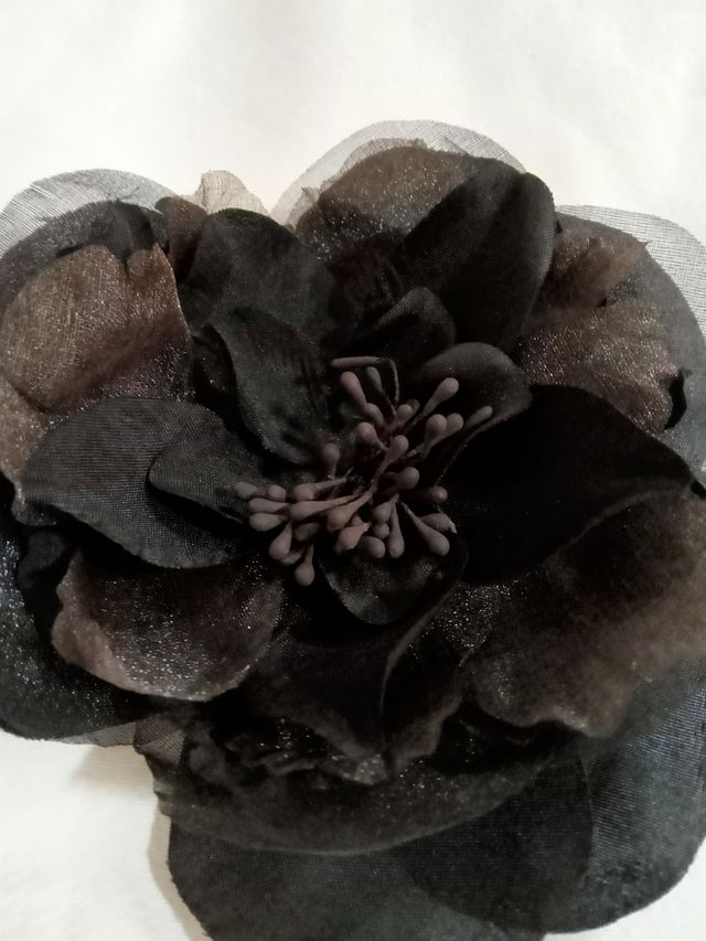 Broche flor negro - elegante