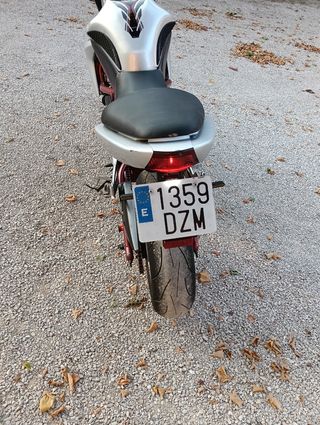 Kawasaki ER-6n 650cc - 2006 con 45337km,etiqueta C