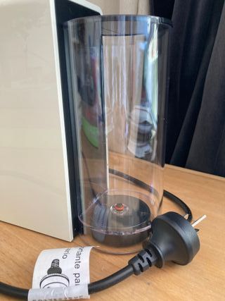 Cafetera Nespresso Mini blanca