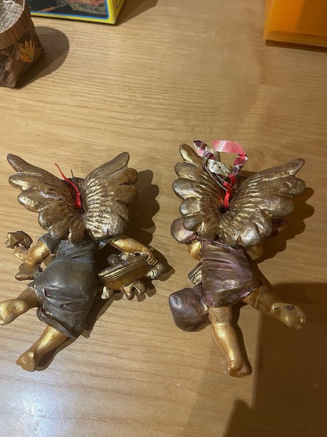 2 Angelitos Decorativos - Marmolina pintados a man