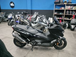 Yamaha TMax 530 DX - Scooter