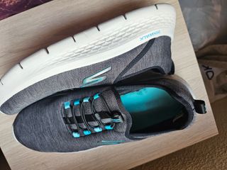 Skechers deportivos grises