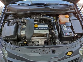 Opel Astra 2.0TURBO gasolina acabado cosmo.CAMBIO.