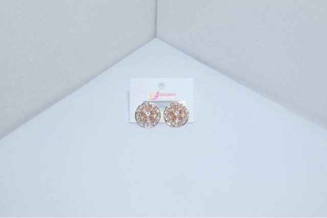 Aretes dorados con cristales