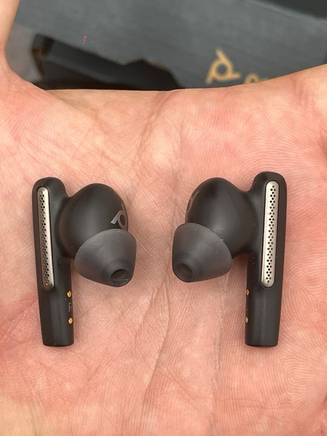 Auriculares Poly Voyager Free 60-UC