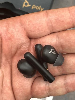 Auriculares Poly Voyager Free 60-UC