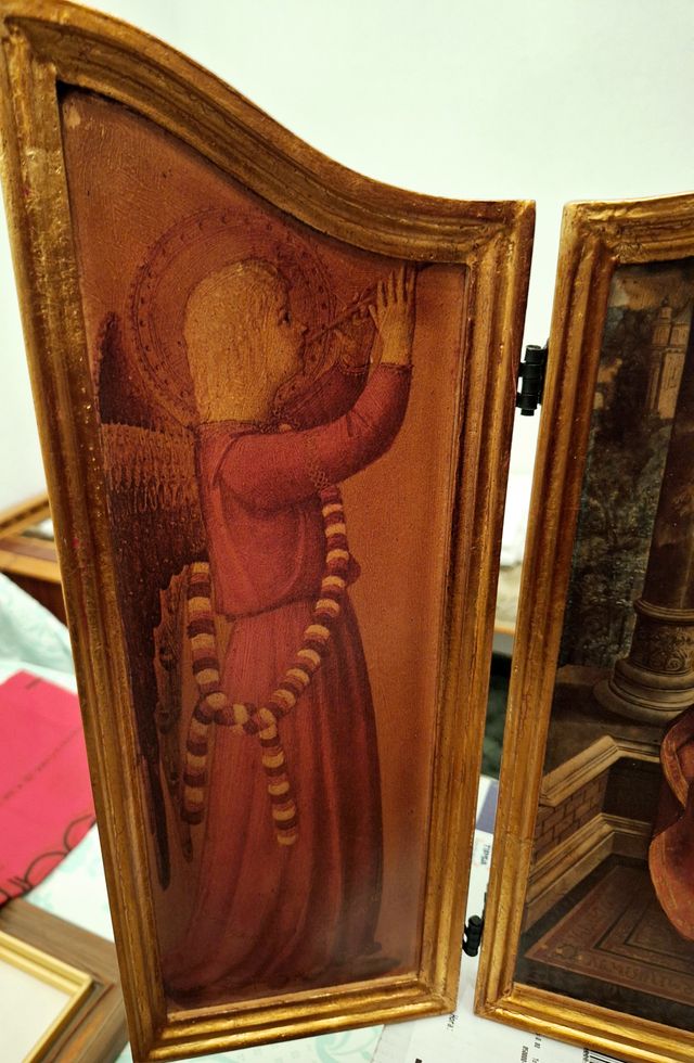 CUADRO TRIPTICO RELIGIOSO,  "Virgen con niño"