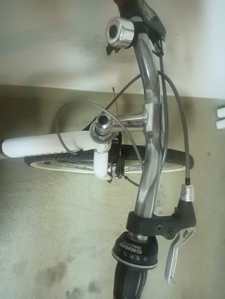 Bicicleta B'Twin  20" blanca. Preciosa e impecable