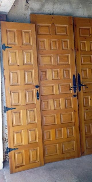 Puertas madera pino