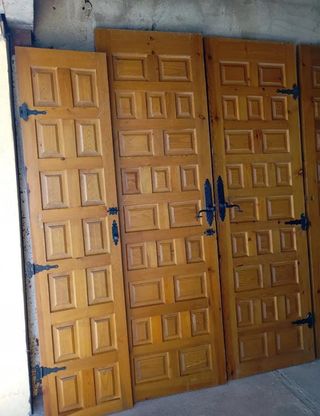 Puertas madera pino