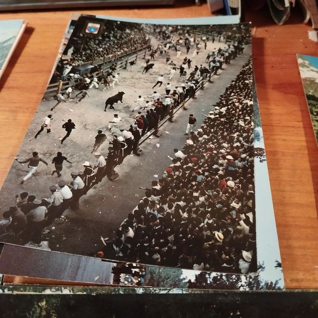 Postales antiguas de diversas localizaciones y ciu