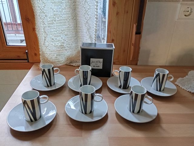 Juego tazas café Javier del Pozo, edición del Pais