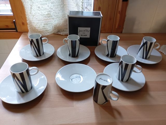 Juego tazas café Javier del Pozo, edición del Pais