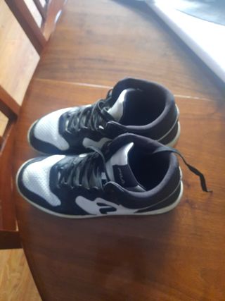 Zapatillas Fila altas - Blancas y Negras