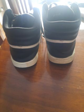 Zapatillas Fila altas - Blancas y Negras