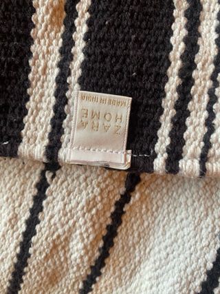 Alfombra Zara Home  blanco-negro + libro regalo