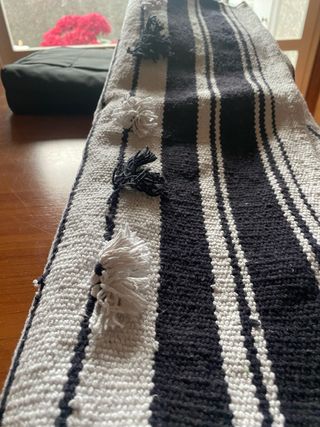 Alfombra Zara Home  blanco-negro + libro regalo