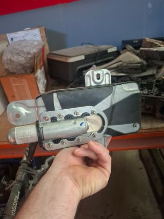 Airbag lateral BMW - Generador híbrido TRW