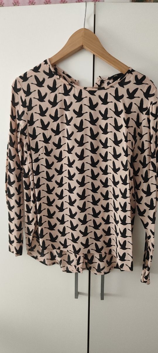 Blusa H&M beige con estampado de pájaros - Talla 3