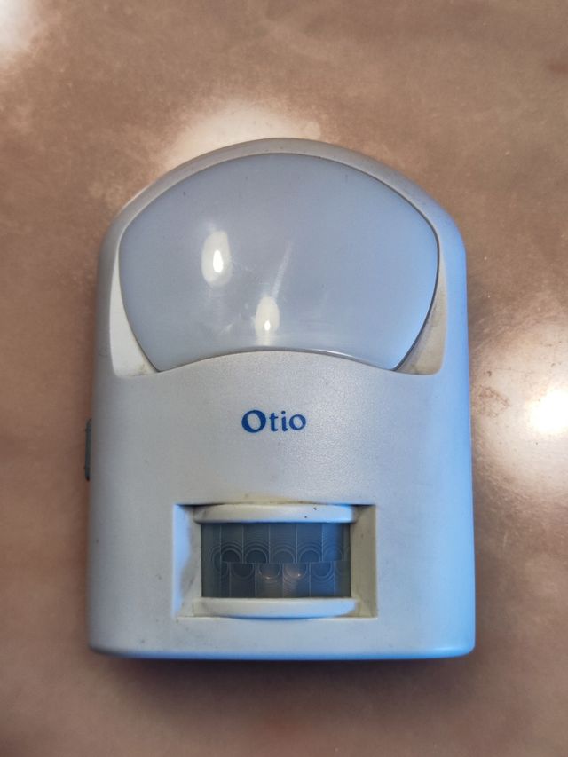 Luz LED Otio con sensor movimiento