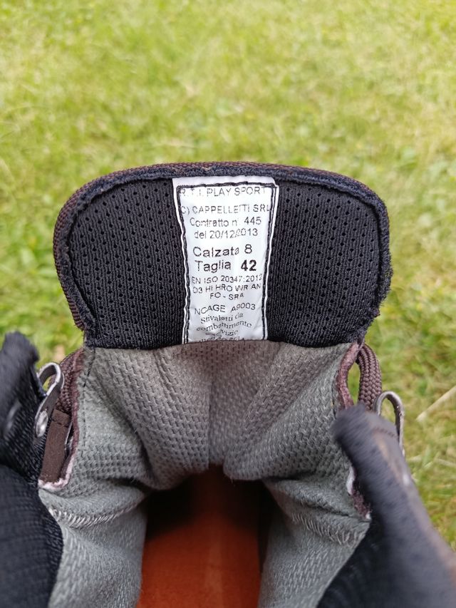 Scarponi militari marroni