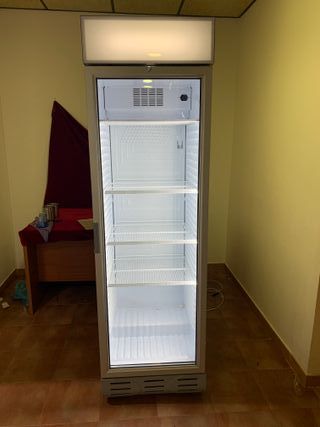NEVERA EXPOSITORA VERTICAL PROFESIONAL METALFRIO
