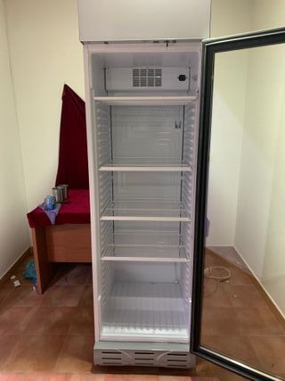 NEVERA EXPOSITORA VERTICAL PROFESIONAL METALFRIO