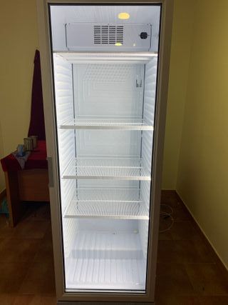 NEVERA EXPOSITORA VERTICAL PROFESIONAL METALFRIO