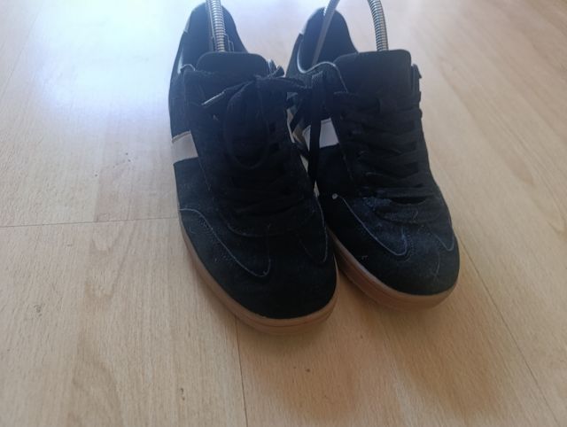 Zapatillas negras de vestir