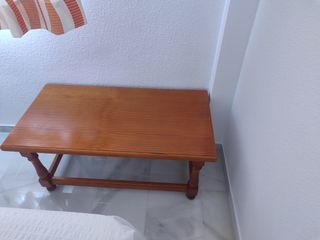 Está en Torrox.

Mesa madera marrón