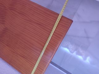 Está en Torrox.

Mesa madera marrón