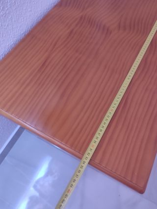 Está en Torrox.

Mesa madera marrón
