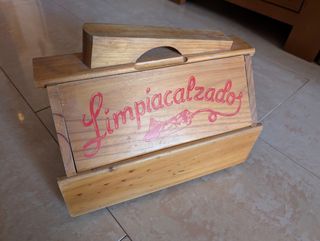 Zapatero antiguo de madera