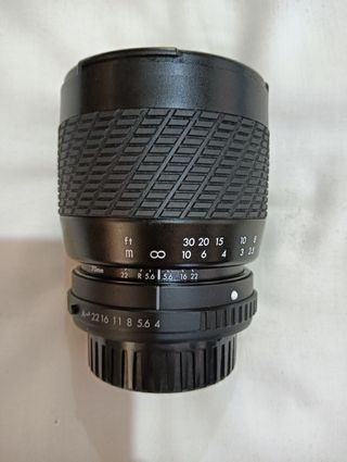 Cámara fotográfica con accesorios