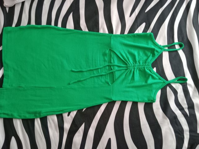 Vestido midi verde ajustado