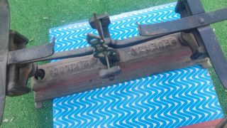 Báscula antigua de 4 platillos