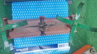 Báscula antigua de 4 platillos