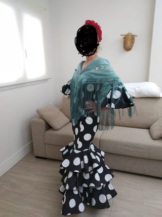 Traje Flamenco lunares blanco y negro