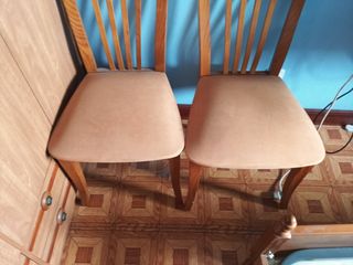2 Sillas madera - beige
No se hacen envíos
