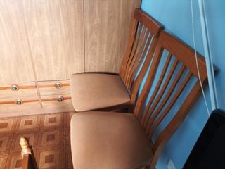 2 Sillas madera - beige
No se hacen envíos
