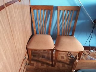 2 Sillas madera - beige
No se hacen envíos
