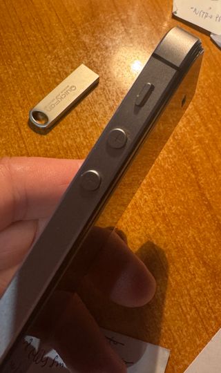 iPhone SE Gris 