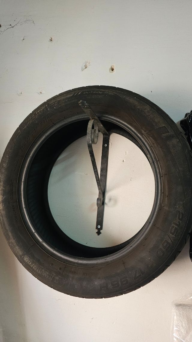 Neumáticos Kormoran 215/60R17 usados 500km