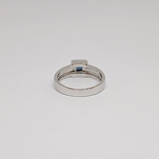 Sortija Oro Blanco Cuarzo Azul Solitario