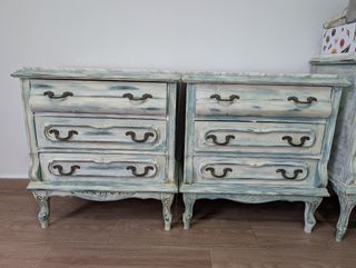 Dormitorio Vintage - mesitas y comoda