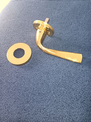 Manilla puerta dorada 4 euros