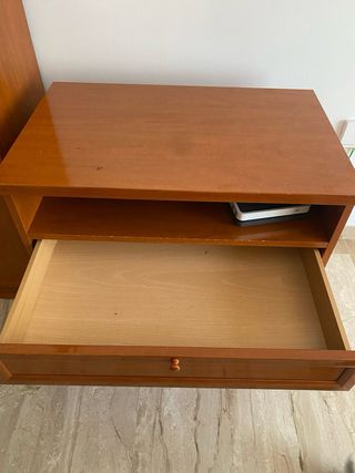 Mueble TV madera 4 cajones