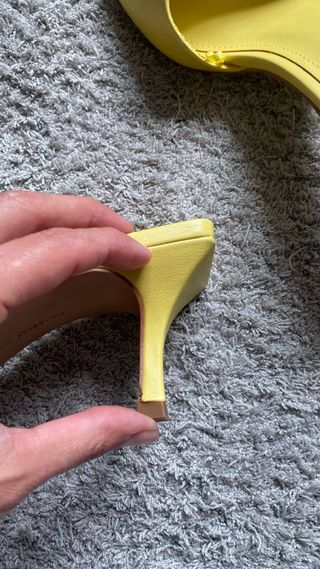 Sandalias amarillas Pull&Bear